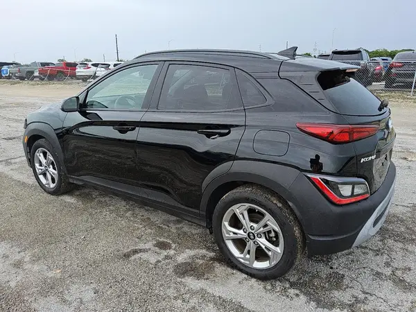 KM8K62ABXNU884544 2022 HYUNDAI KONA - Image 2
