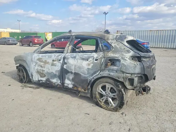 KM8K62ABXNU888562 2022 HYUNDAI KONA - Image 2