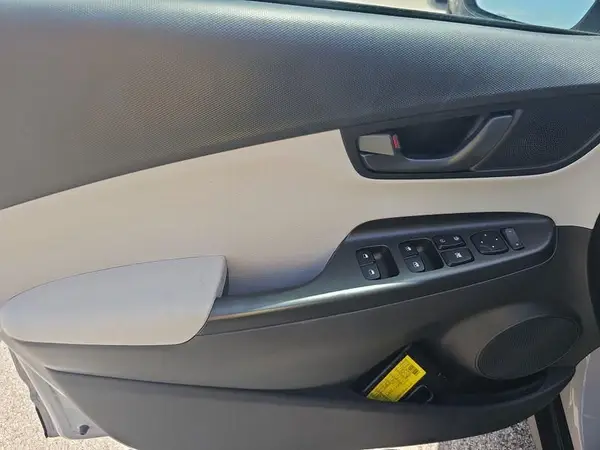 KM8K62ABXPU027580 2023 HYUNDAI KONA - Image 2