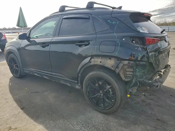 KM8K6CA53MU674916 2021 HYUNDAI KONA - Image 2