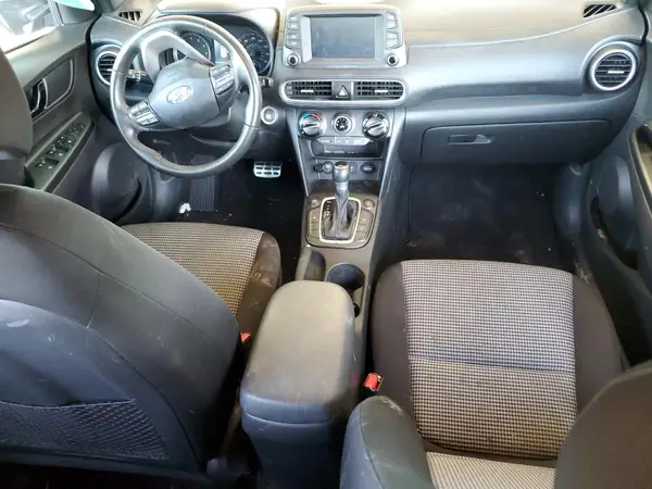 KM8K6CA59MU725447 2021 HYUNDAI KONA - Image 8