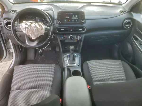 KM8K6CAA2JU084215 2018 HYUNDAI KONA - Image 8