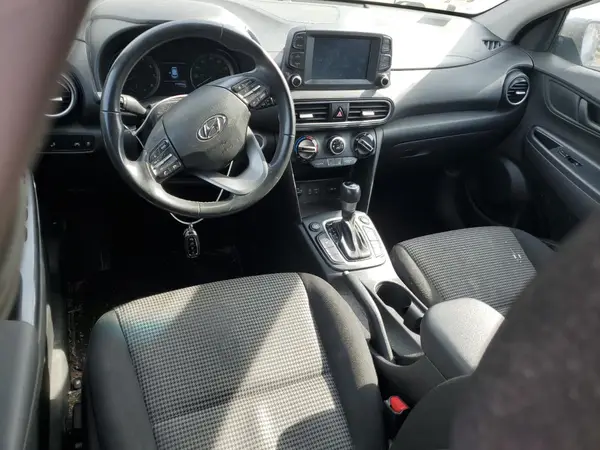 KM8K6CAA4JU085401 2018 HYUNDAI KONA - Image 8