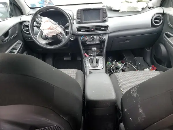 KM8K6CAA4JU085799 2018 HYUNDAI KONA - Image 8