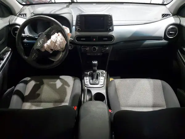 KM8K6CAA6JU075565 2018 HYUNDAI KONA - Image 8