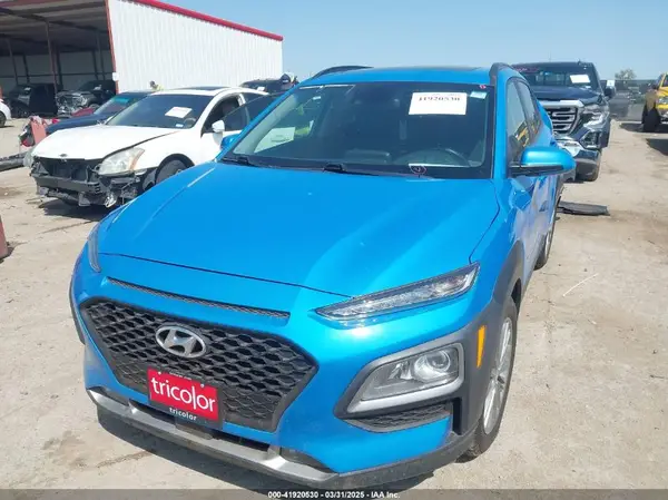 KM8K6CAA7JU085070 2018 HYUNDAI KONA - Image 2