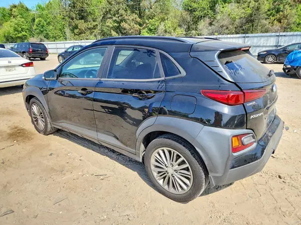 KM8K6CAA7JU104300 2018 HYUNDAI KONA - Image 2