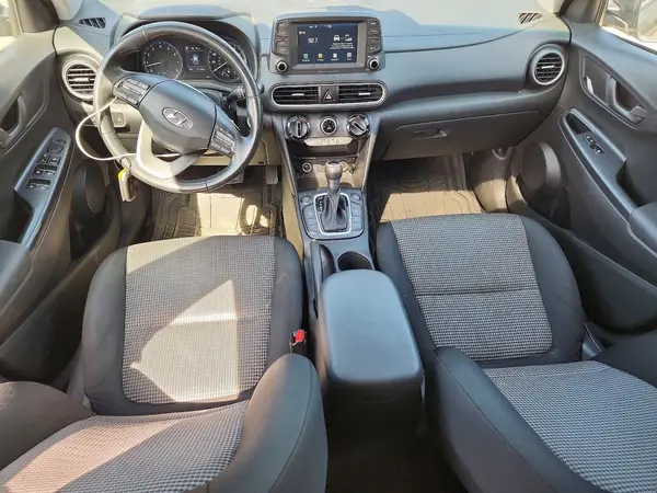 KM8K6CAA7JU104300 2018 HYUNDAI KONA - Image 8