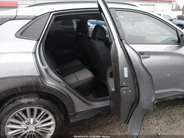 KM8K6CAA7KU236698 2019 HYUNDAI KONA - Image 8