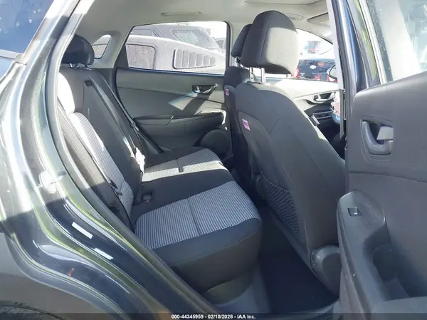 KM8K6CAA7MU742955 2021 HYUNDAI KONA - Image 8