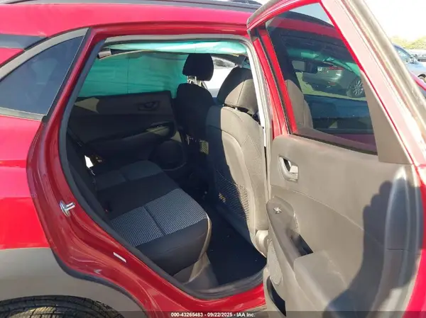 KM8K6CAA8JU086910 2018 HYUNDAI KONA - Image 8