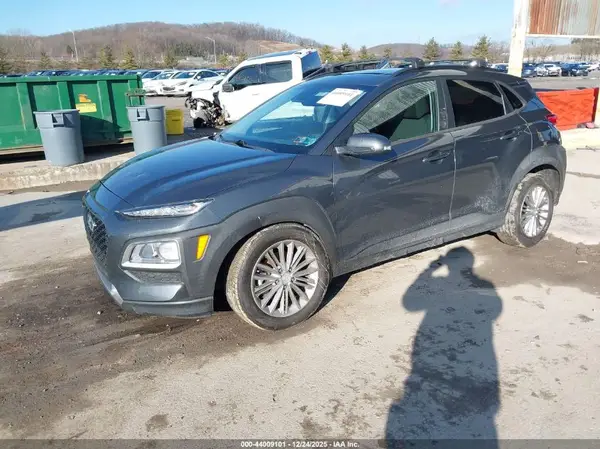 KM8K6CAA8LU453808 2020 HYUNDAI KONA - Image 2
