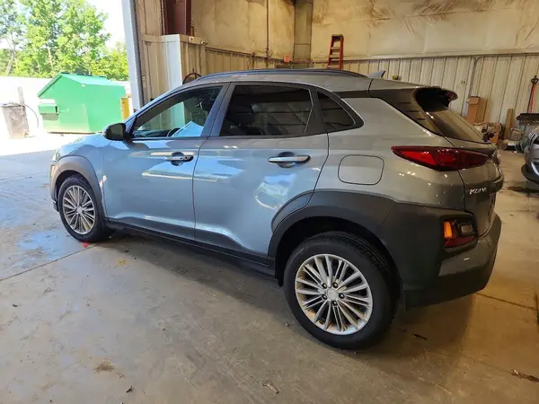 KM8K6CAA8MU601117 2021 HYUNDAI KONA - Image 2