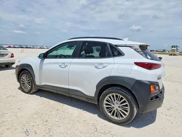 KM8K6CAA8MU747789 2021 HYUNDAI KONA - Image 2