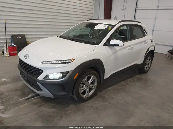 KM8K6CAB0NU874742 2022 HYUNDAI KONA - Image 2