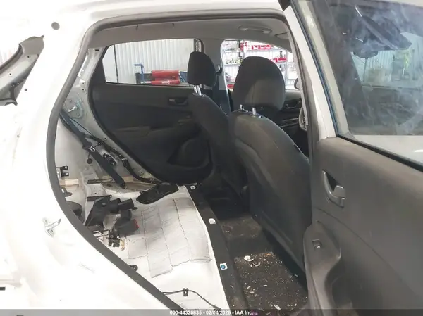 KM8K6CAB0NU874742 2022 HYUNDAI KONA - Image 8