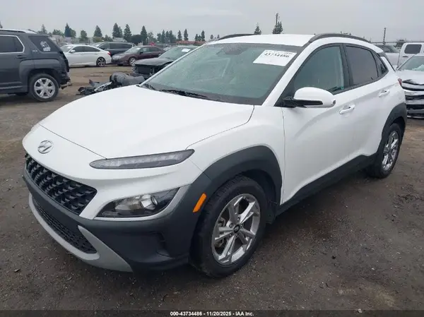 KM8K6CAB0NU877589 2022 HYUNDAI KONA - Image 2