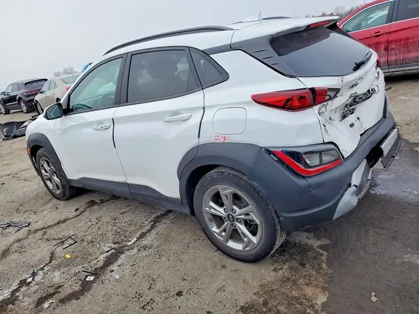 KM8K6CAB0NU924359 2022 HYUNDAI KONA - Image 2