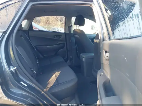 KM8K6CAB1NU806322 2022 HYUNDAI KONA - Image 8