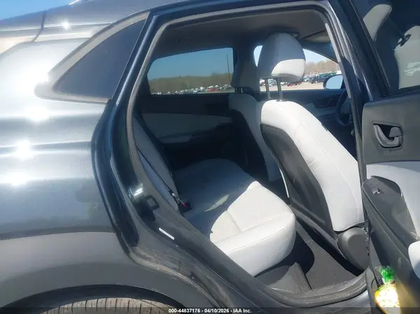 KM8K6CAB1NU807387 2022 HYUNDAI KONA - Image 8
