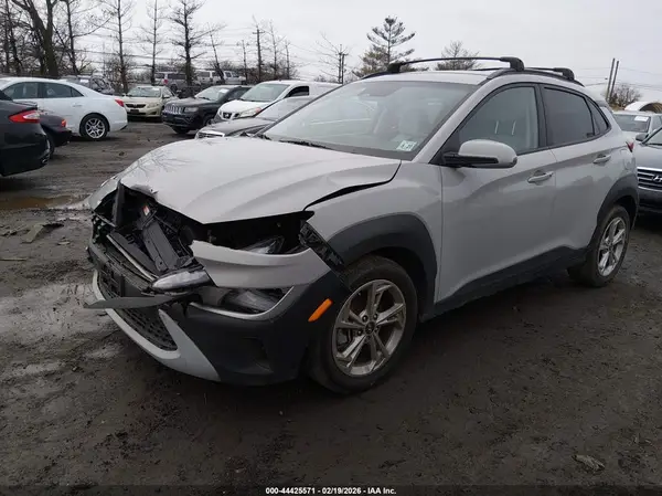 KM8K6CAB1NU808586 2022 HYUNDAI KONA - Image 2