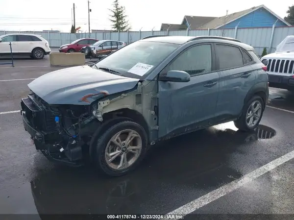 KM8K6CAB1NU828823 2022 HYUNDAI KONA - Image 2