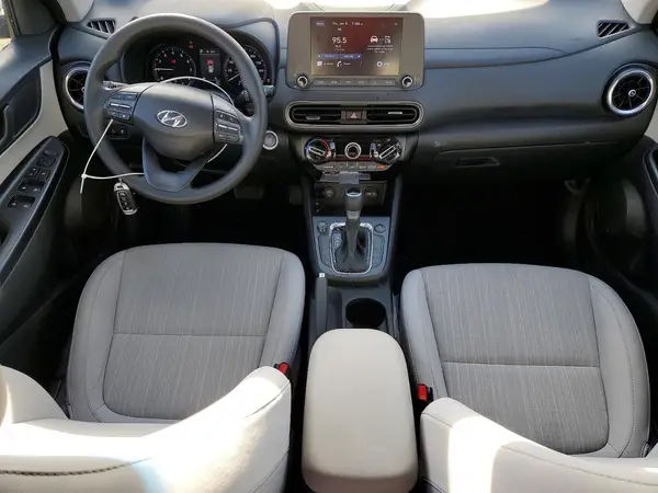 KM8K6CAB2NU879375 2022 HYUNDAI KONA - Image 8