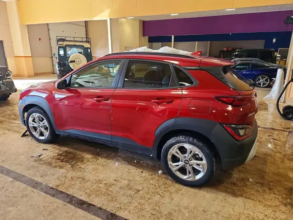 KM8K6CAB3NU777907 2022 HYUNDAI KONA - Image 2