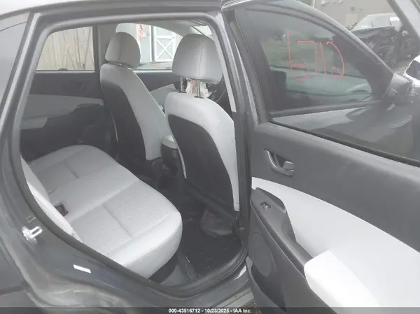 KM8K6CAB4PU022025 2023 HYUNDAI KONA - Image 8