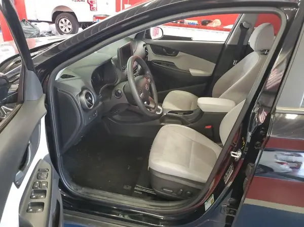 KM8K6CAB4PU026558 2023 HYUNDAI KONA - Image 8