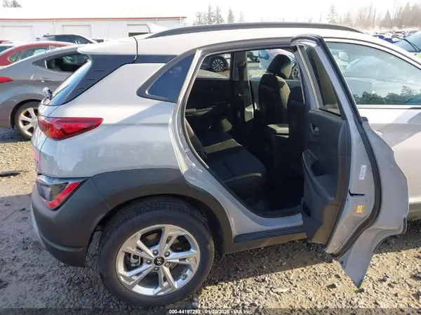 KM8K6CAB4PU967024 2023 HYUNDAI KONA - Image 8