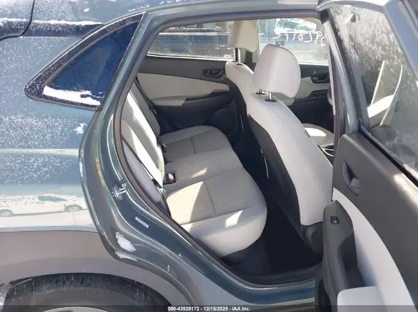 KM8K6CAB5NU876275 2022 HYUNDAI KONA - Image 8