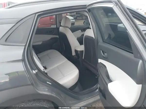 KM8K6CAB5PU000292 2023 HYUNDAI KONA - Image 8