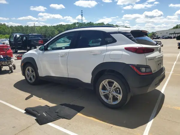 KM8K6CAB5PU063182 2023 HYUNDAI KONA - Image 2
