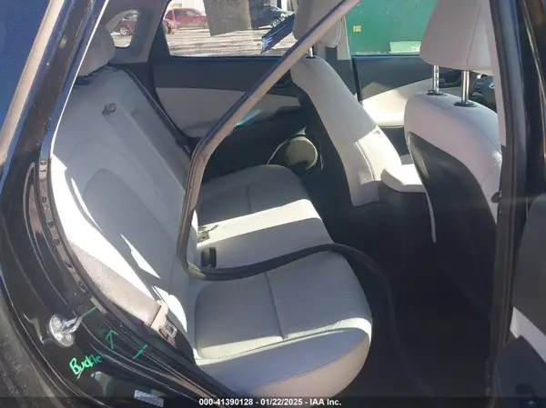 KM8K6CAB6NU922891 2022 HYUNDAI KONA - Image 8