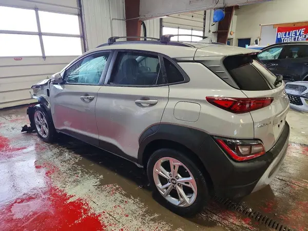 KM8K6CAB6PU028392 2023 HYUNDAI KONA - Image 2