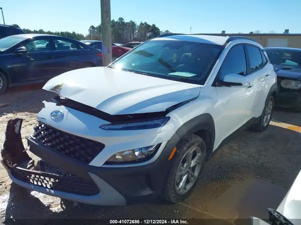 KM8K6CAB6PU038842 2023 HYUNDAI KONA - Image 2