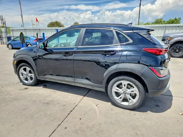 KM8K6CAB6PU990188 2023 HYUNDAI KONA - Image 2