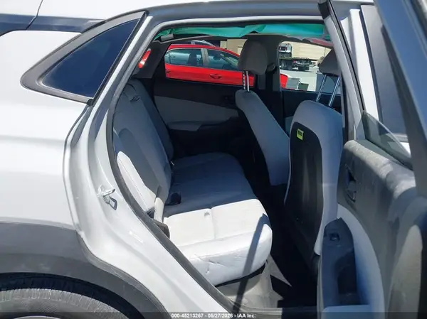 KM8K6CAB7PU054015 2023 HYUNDAI KONA - Image 8