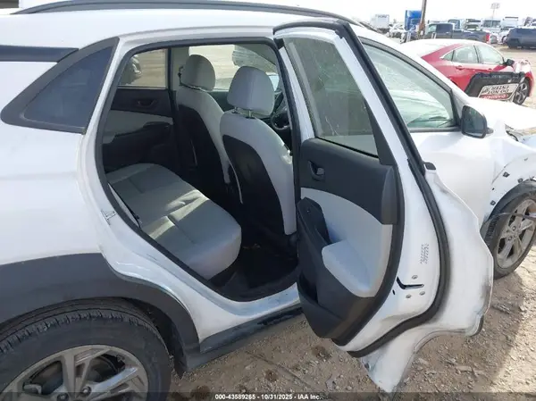 KM8K6CAB7PU949780 2023 HYUNDAI KONA - Image 8