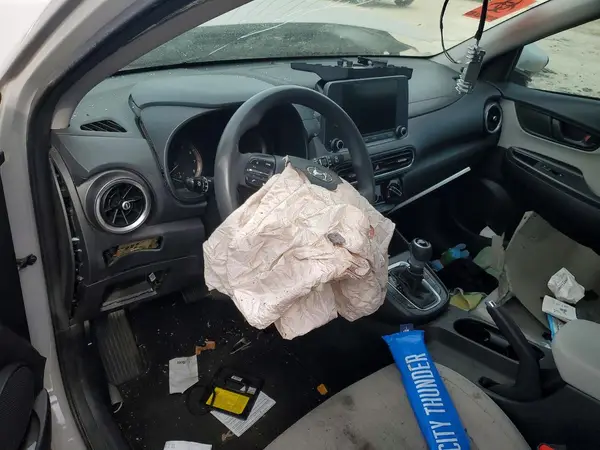 KM8K6CAB7PU970175 2023 HYUNDAI KONA - Image 8