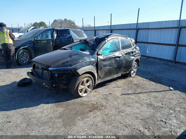KM8K6CAB8NU779880 2022 HYUNDAI KONA - Image 2