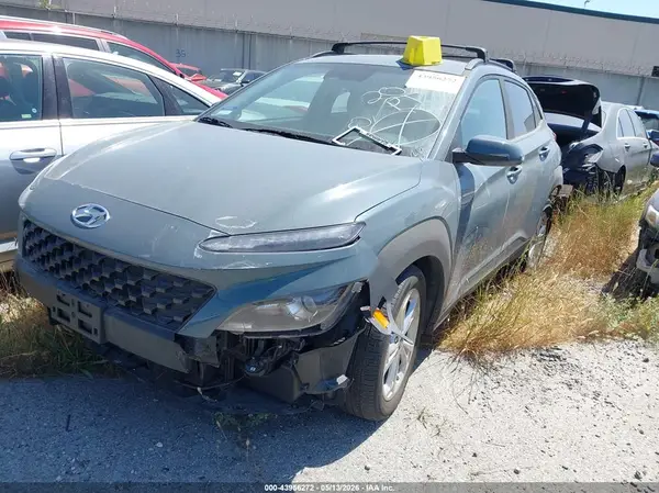 KM8K6CAB8NU886914 2022 HYUNDAI KONA - Image 2