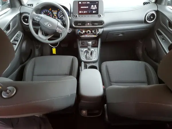 KM8K6CAB8PU043184 2023 HYUNDAI KONA - Image 8