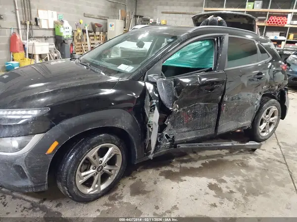 KM8K6CAB9NU818072 2022 HYUNDAI KONA - Image 2