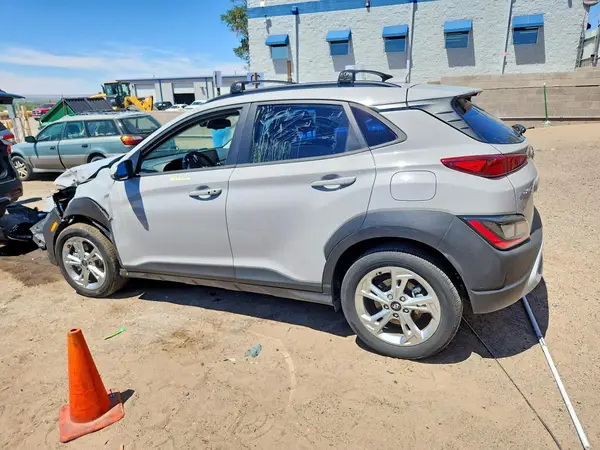 KM8K6CAB9PU013093 2023 HYUNDAI KONA - Image 2