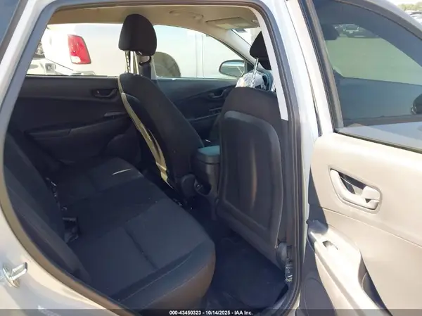 KM8K6CAB9PU979055 2023 HYUNDAI KONA - Image 8