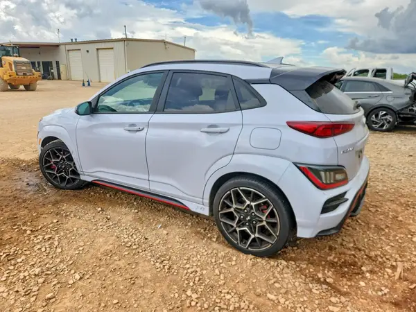KM8KH3AC7NU005705 2022 HYUNDAI KONA - Image 2