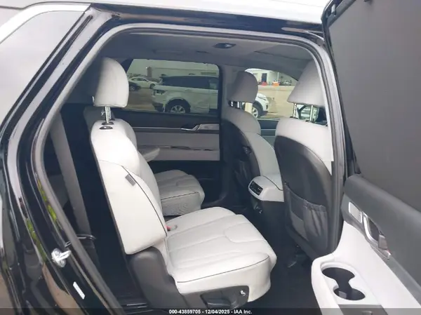 KM8R4DGE7PU631606 2023 HYUNDAI PALISADE - Image 8