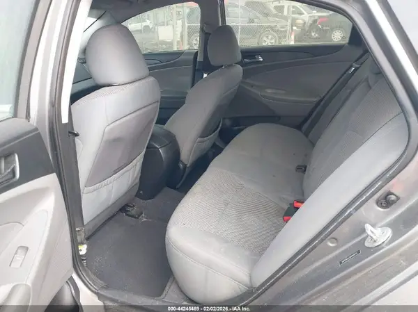 KM8SM4HF3HU181348 2017 HYUNDAI SANTA FE - Image 8